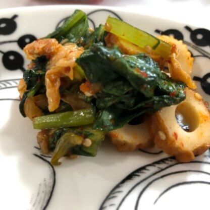 安売りだった小松菜のレシピに悩んでたところ、見つけたので試してみました！簡単に美味しくできました(^^)